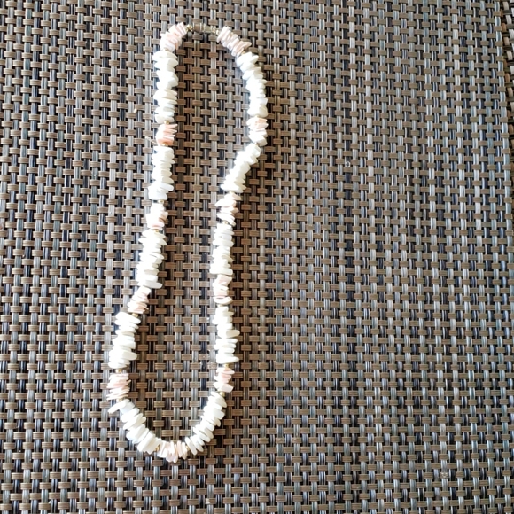 Shell Necklace - Picture 2 of 4